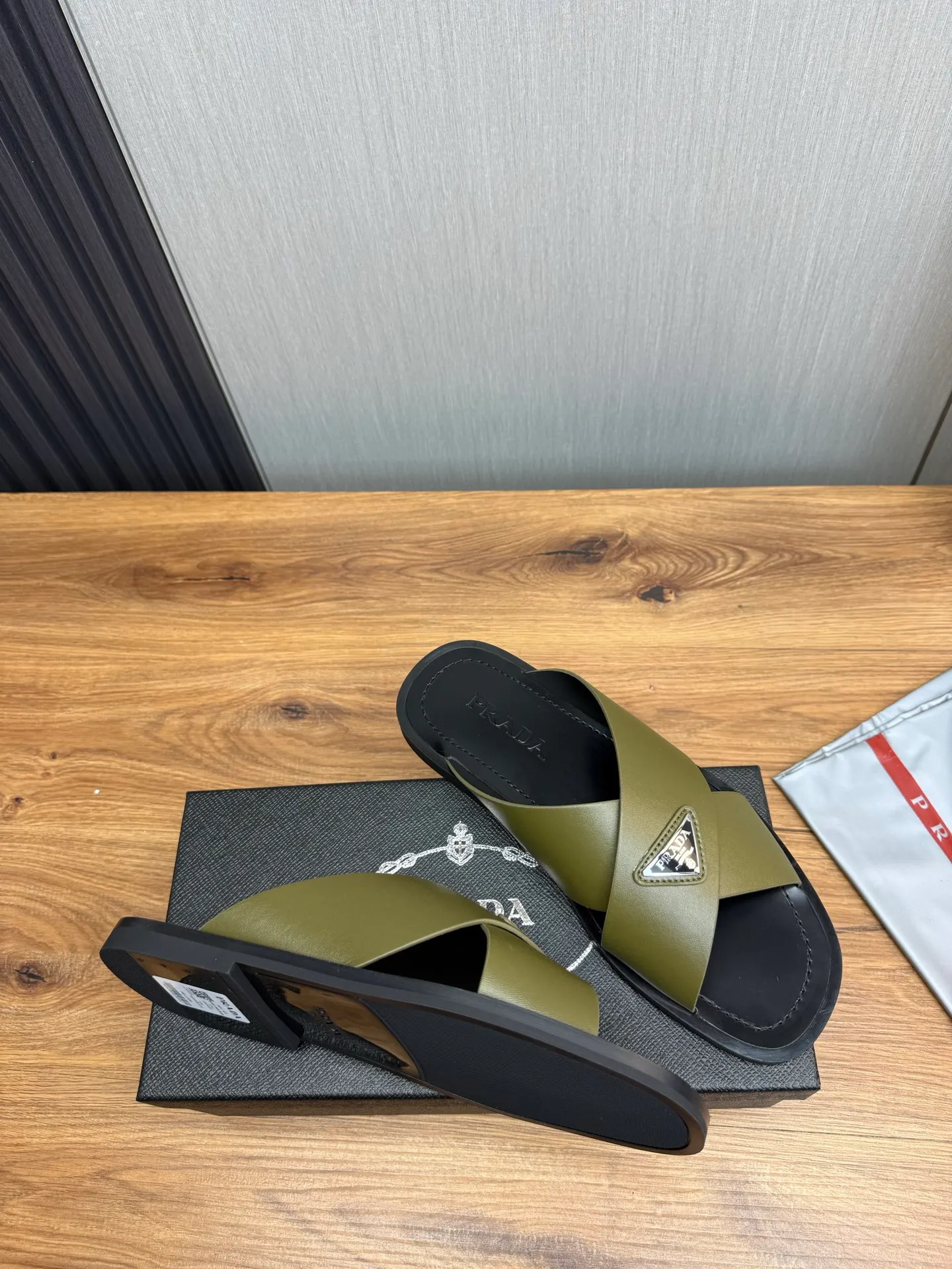Factory price 340💰 ＰＲＡＤＡPrada - popular men's slippers hot sale 🔥 🩴Official website one to one production 38-45 sizes 45 46 🉑️Customized!